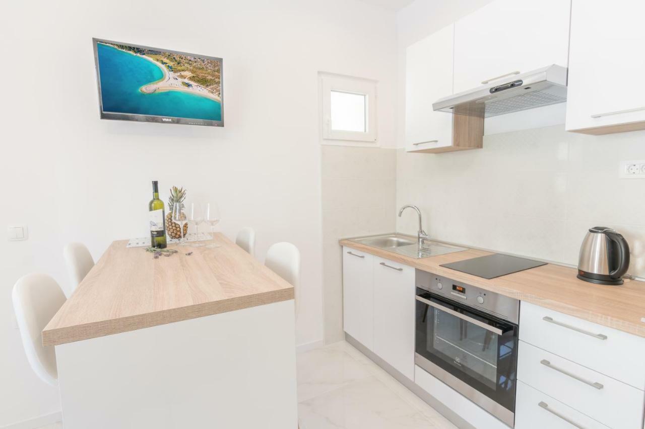 Apartment Holiday Makarska Exterior photo